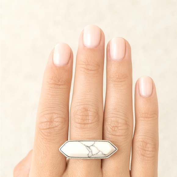 WILA Jewelry - Elegant Wila White Howlite ring-Adjustable